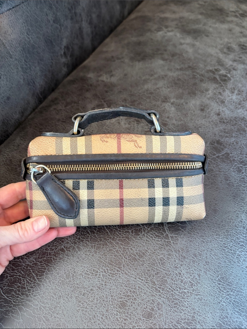 3-for 1-AUTHENTIC Burberry bundle: purse with matching wallet & cosmetic case - Picture 4 of 17